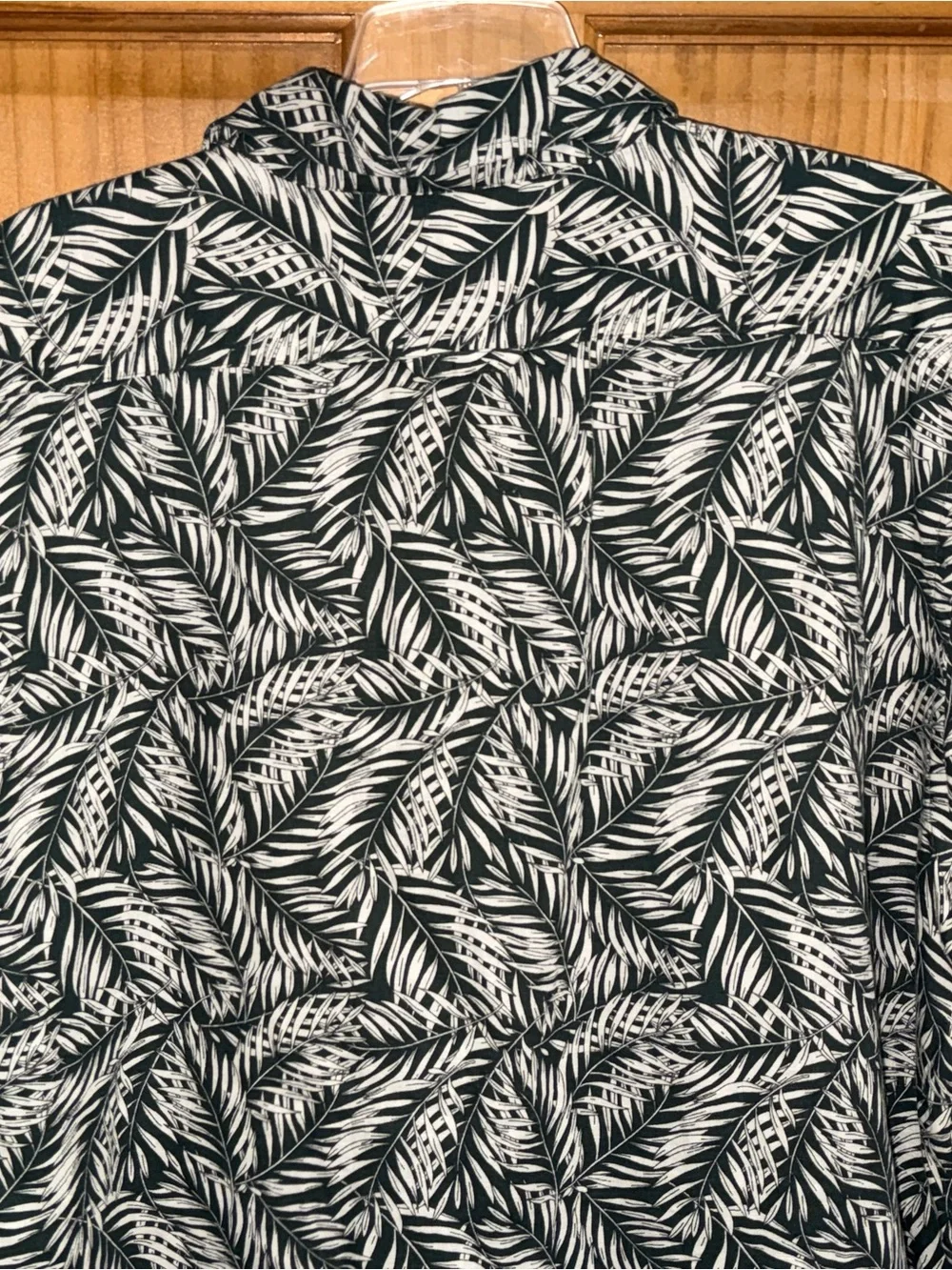 Banana Republic Men’s Linen Gray & White Leaf Print Short Sleeve Shirt-XL-EC